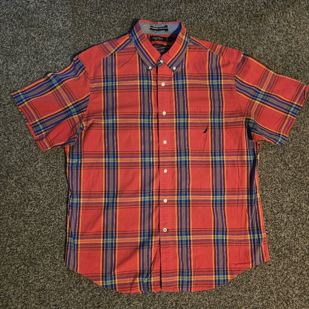 Men's NAUTICA Red / Blue Plaid Short Sleeved Button-up Shirt Size XL (X-LARGE)